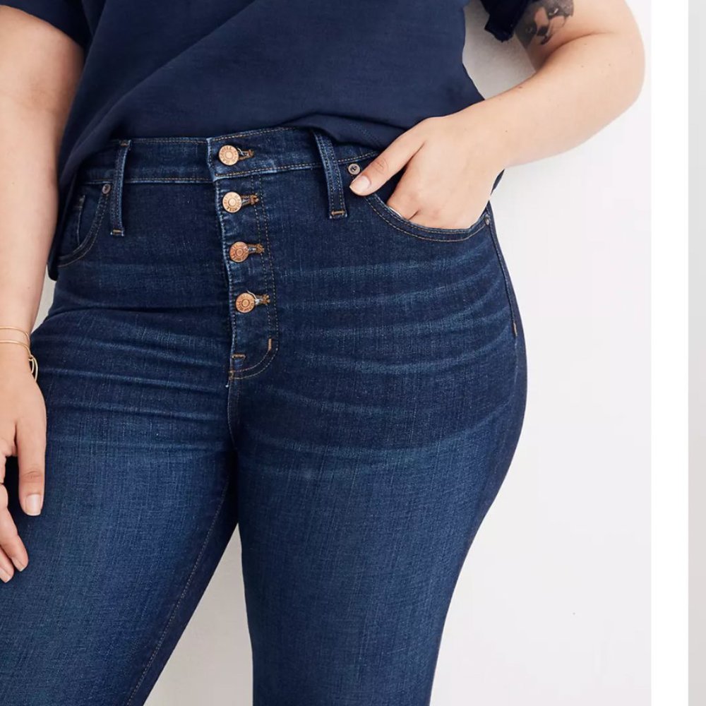 10" Mid-Rise Skinny Jeans in Hayes Wash: Button-Front Edition